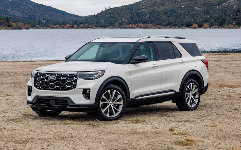 2026 White Ford Explorer